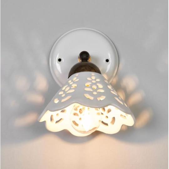 mediterran fali lampa spotlampa konyha romantikus klasszikus mediterran porcelan lampaburas lyukacsos viragos vilagitas falikar allithato vilagos paraszthaz forgathato.jpg